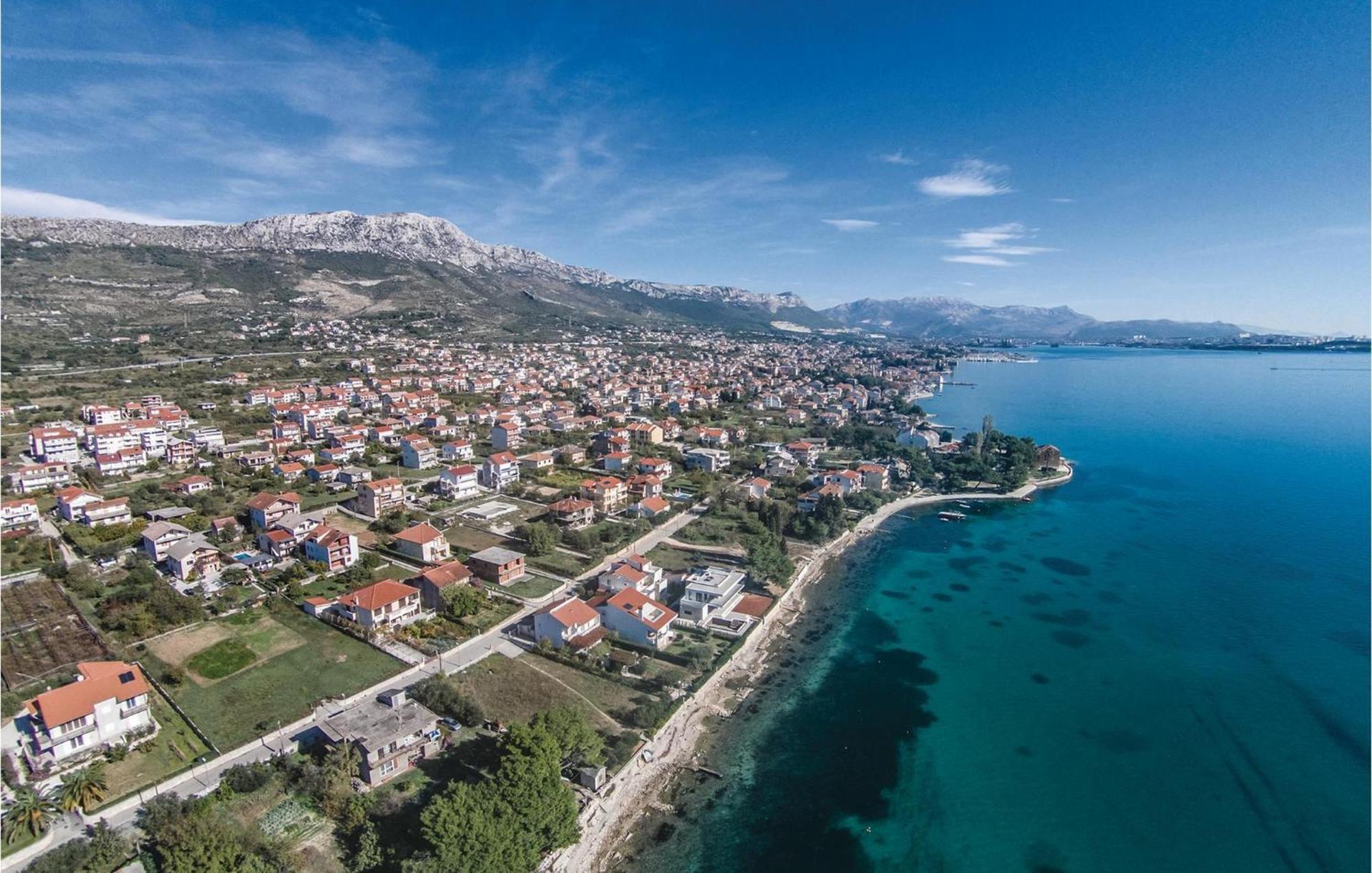 2 Bedroom Stunning Apartment In Kastel Kambelovac คาชเตลา ภายนอก รูปภาพ